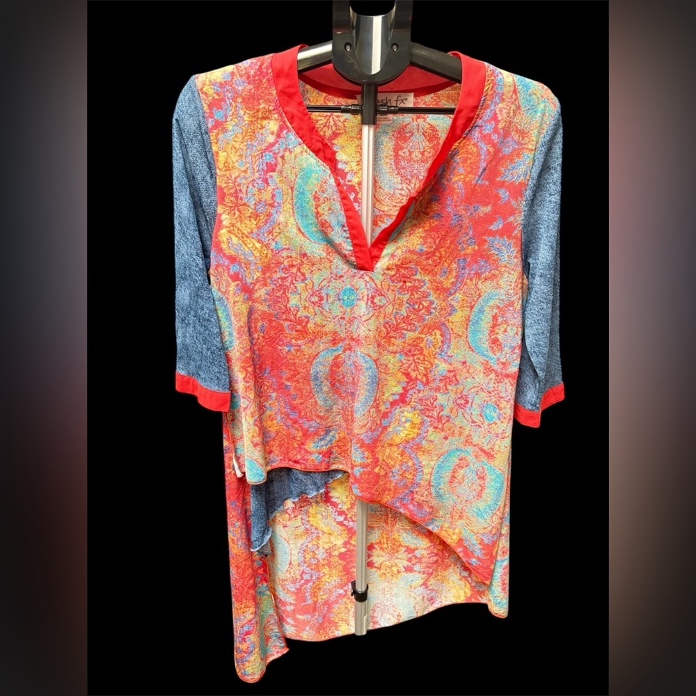NWOT Fresh FX Vibrant Paisley Blouse with Red Orange Blue  Accents, PTP 21